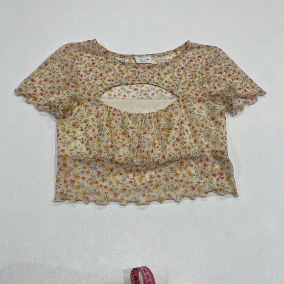 Le Lis Floral Mesh Crop Top Sheer Ruffle Hem Women’s Size Small - Picture 2 of 6